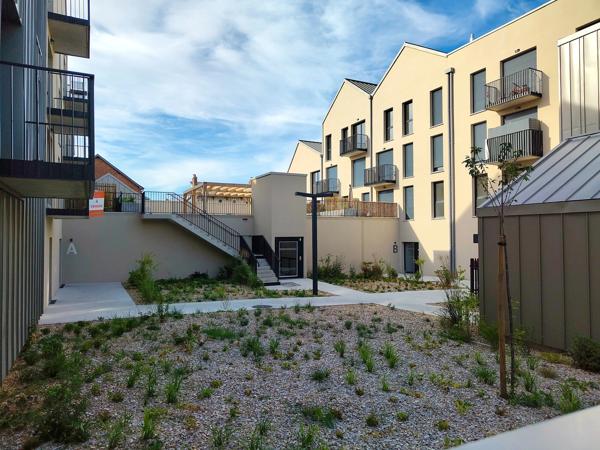 Appartement T3 de 54,79 m² avec deux suites, balcon et stationnement à Louviers