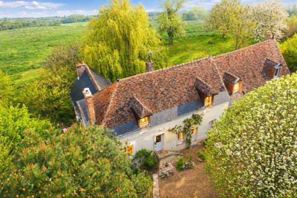 Maison
         9 pièces
        - 250 m² 485 000 € *