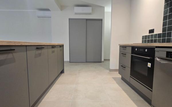 Appartement à vendre    5 pièces • 141 m2 Nîmes