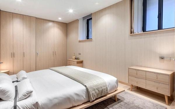 Appartement à vendre    5 pièces • 141 m2 Nîmes