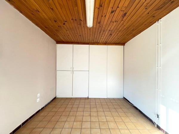 PESSAC - HAUT LEVEQUE - Maison 140m2 - Plain pied - 2ch - Bureau - Combles - Dépendance - Terrain 1111 m2