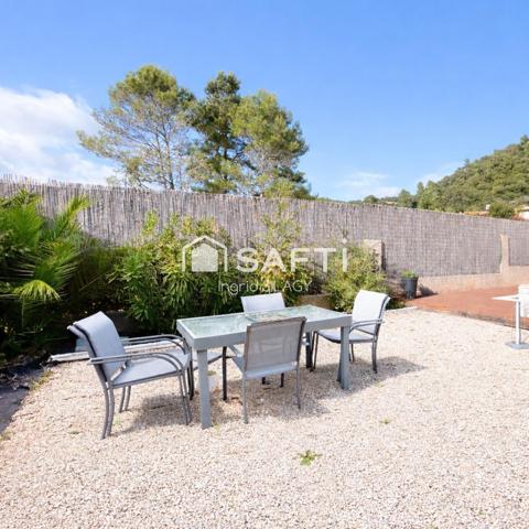 Maison lumineuse avec véranda, piscine et garage