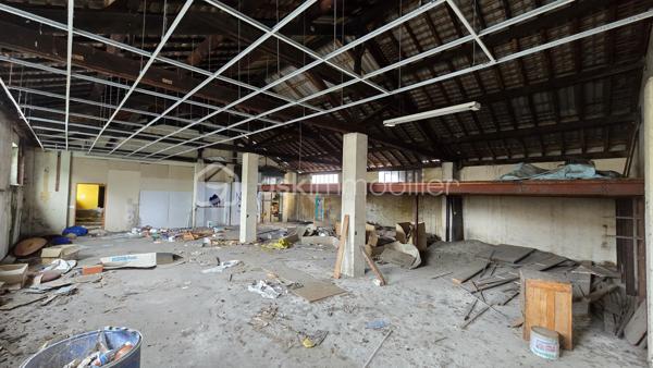 Immeuble de 1 395 m²