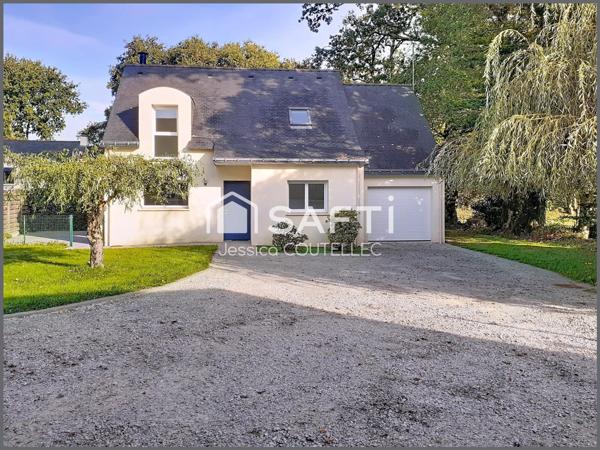 À découvrir sur Elven, à proximité immédiate des commerces et des écoles !