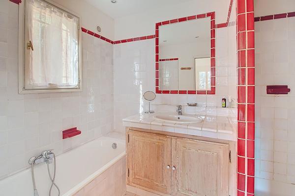 A VENDRE EN EXCLUSIVITÉ SUPERBE PROPRIÉTÉ DE 240m² À COTIGNAC sur 15 000m² de terrain