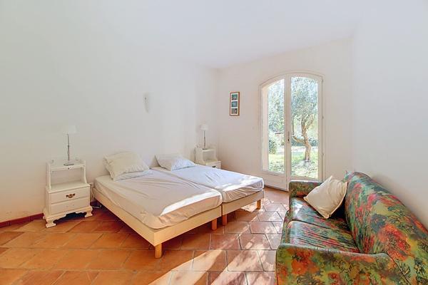 A VENDRE EN EXCLUSIVITÉ SUPERBE PROPRIÉTÉ DE 240m² À COTIGNAC sur 15 000m² de terrain