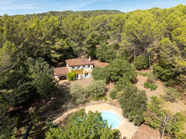 A VENDRE EN EXCLUSIVITÉ SUPERBE PROPRIÉTÉ DE 240m² À COTIGNAC sur 15 000m² de terrain