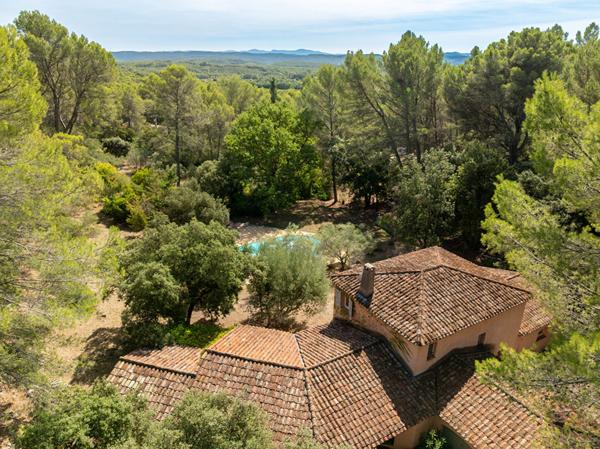 A VENDRE EN EXCLUSIVITÉ SUPERBE PROPRIÉTÉ DE 240m² À COTIGNAC sur 15 000m² de terrain