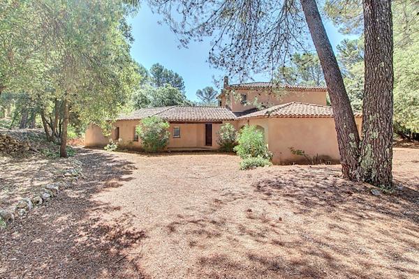 A VENDRE EN EXCLUSIVITÉ SUPERBE PROPRIÉTÉ DE 240m² À COTIGNAC sur 15 000m² de terrain