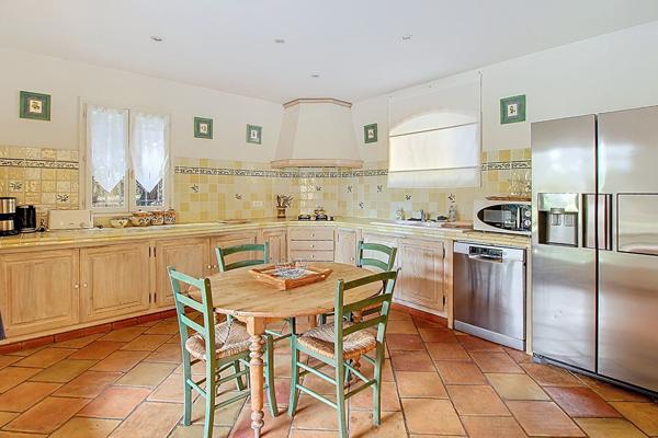 A VENDRE EN EXCLUSIVITÉ SUPERBE PROPRIÉTÉ DE 240m² À COTIGNAC sur 15 000m² de terrain