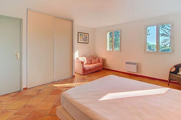 A VENDRE EN EXCLUSIVITÉ SUPERBE PROPRIÉTÉ DE 240m² À COTIGNAC sur 15 000m² de terrain