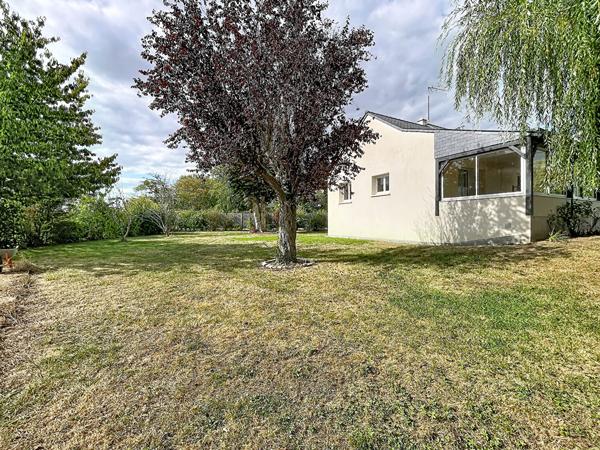 Maison sur sous sol 4 chambres  2000 m² de jardin