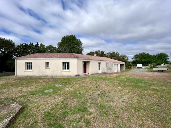 Maison Cherveux 6 pièce(s) 123.75 m2, Cherveux 79410