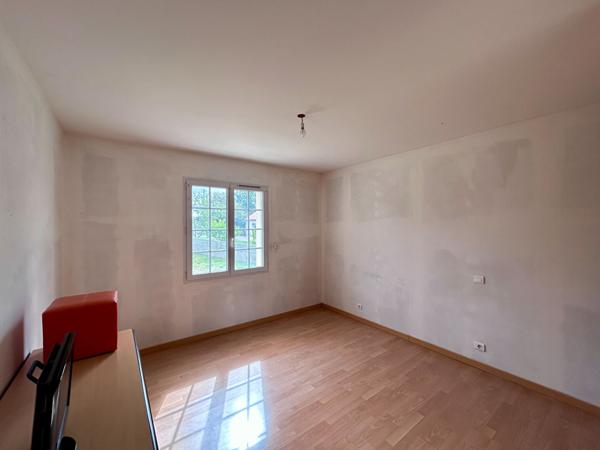 Maison Cherveux 6 pièce(s) 123.75 m2, Cherveux 79410