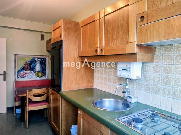 Appartement à LYON 6E ARRONDISSEMENT, 69006 - 4 pièces 77m²