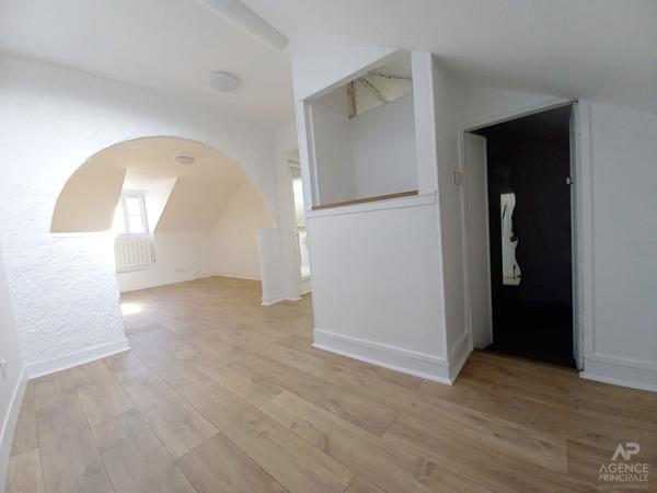 Appartement Rueil-Malmaison 2 pièce(s) 28.70 m2 Loyer 855 €/mois charges comprises **  - Référence  19854