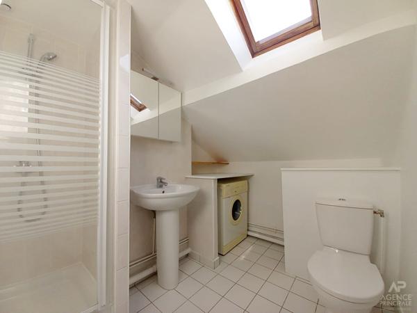 Appartement Rueil-Malmaison 2 pièce(s) 28.70 m2 Loyer 855 €/mois charges comprises **  - Référence  19854