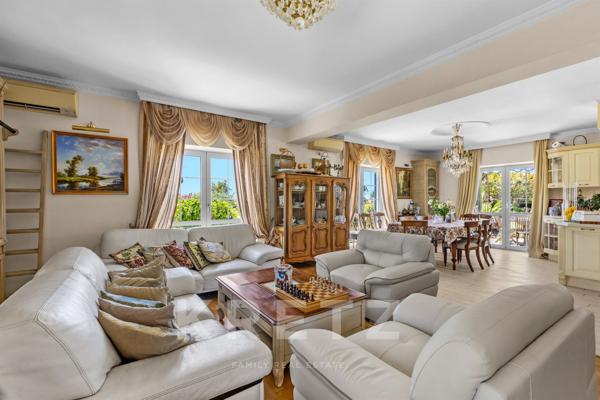 SAINT-PAUL-DE-VENCE – PROPRIÉTÉ FAMILIALE DE CHARME AVEC MAISON D'AMIS, ESPACE SPA NORDIQUE