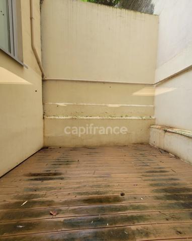 Dpt Paris (75), à vendre PARIS 15EME ARRONDISSEMENT Local commercial 200 m²