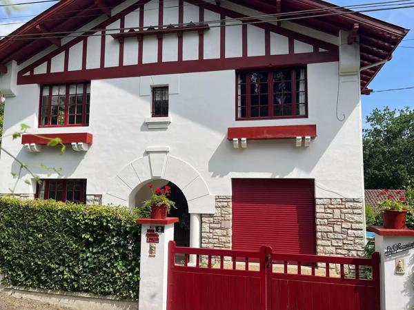 Maison de ville avec trois chambres et jardin dans un quartier prisé