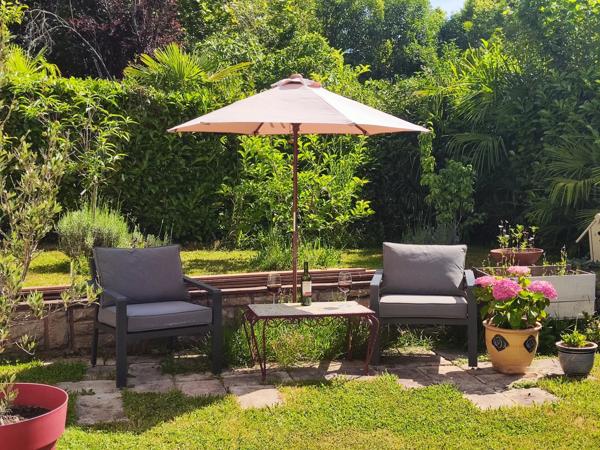 Maison de ville avec trois chambres et jardin dans un quartier prisé