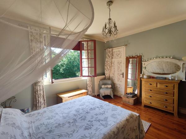 Maison de ville avec trois chambres et jardin dans un quartier prisé