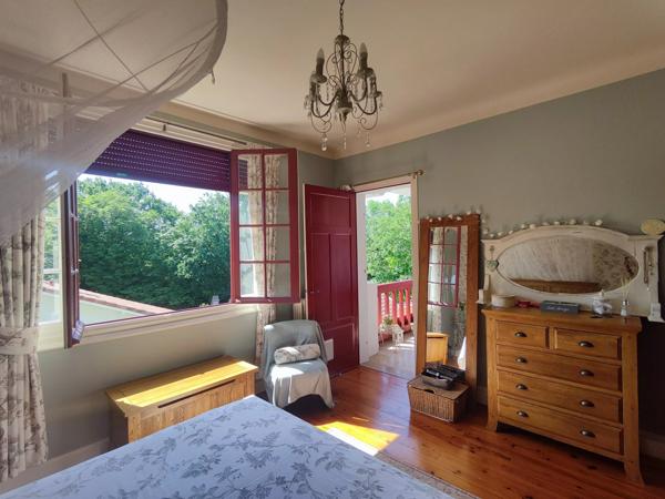 Maison de ville avec trois chambres et jardin dans un quartier prisé
