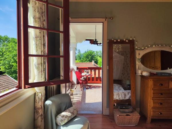 Maison de ville avec trois chambres et jardin dans un quartier prisé