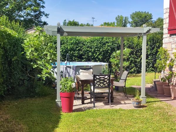 Maison de ville avec trois chambres et jardin dans un quartier prisé