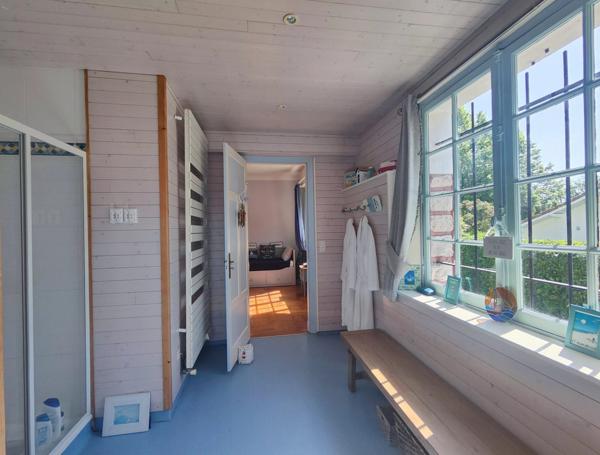 Maison de ville avec trois chambres et jardin dans un quartier prisé