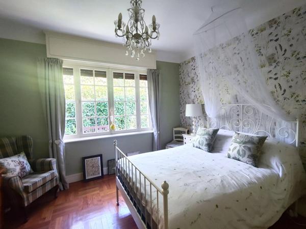 Maison de ville avec trois chambres et jardin dans un quartier prisé