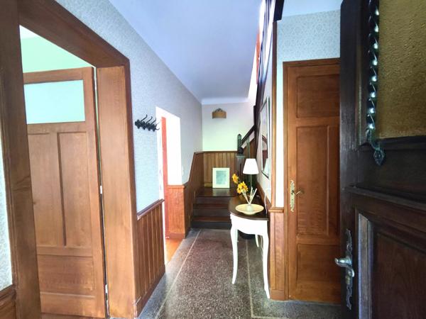 Maison de ville avec trois chambres et jardin dans un quartier prisé
