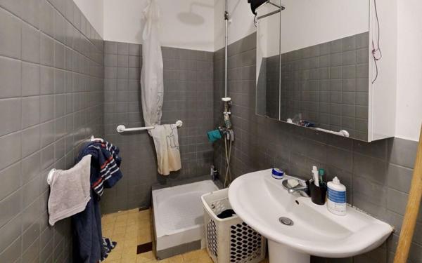 Appartement à vendre    2 pièces • 36,04 m2 Marseille 6