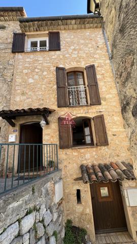 A LOUER Magagnosc, une maison de village, avec une cave, trois pièces. Bon état Grasse (06520)