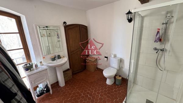 A LOUER Magagnosc, une maison de village, avec une cave, trois pièces. Bon état Grasse (06520)