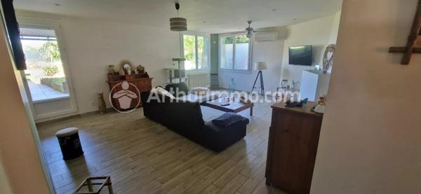 Vente                                                      Maison de village
                        
                     6 pièces                      110 m2                     à Briatexte