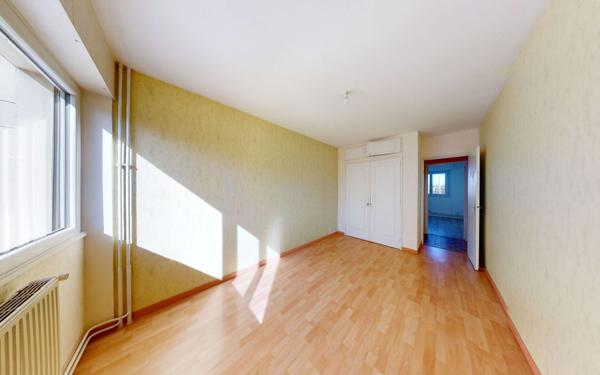 Appartement à louer    3 pièces •  Décines-Charpieu