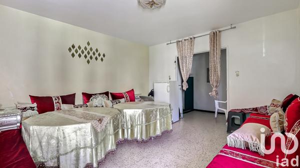 Immeuble à vendre 136 m² Nîmes-Saint-Césaire