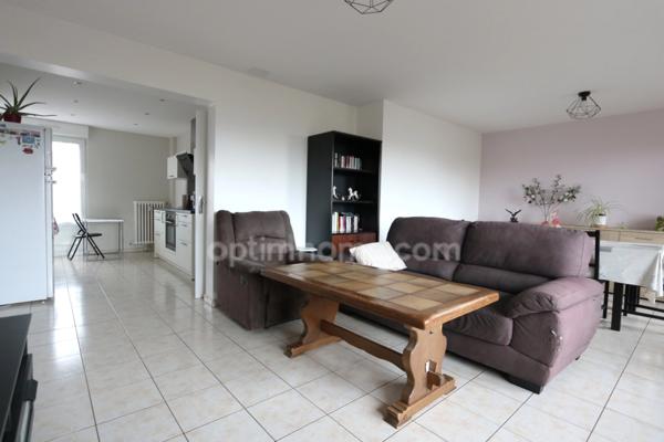 THIONVILLE - APPARTEMENT 5 PIÈCES AVEC 3 CHAMBRES ! BALCON ET PARKING ! EXCELLENTES PRESTATIONS !