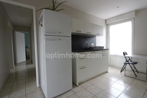 THIONVILLE - APPARTEMENT 5 PIÈCES AVEC 3 CHAMBRES ! BALCON ET PARKING ! EXCELLENTES PRESTATIONS !