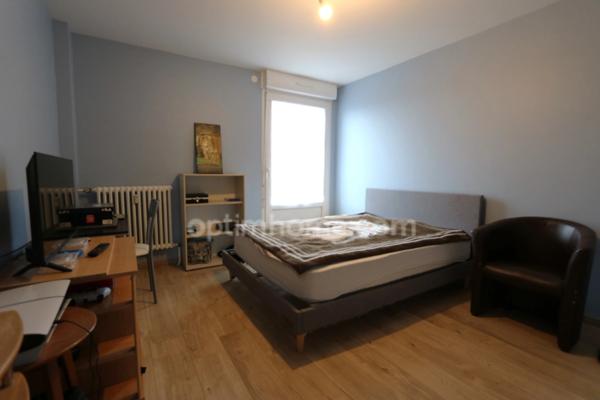 THIONVILLE - APPARTEMENT 5 PIÈCES AVEC 3 CHAMBRES ! BALCON ET PARKING ! EXCELLENTES PRESTATIONS !