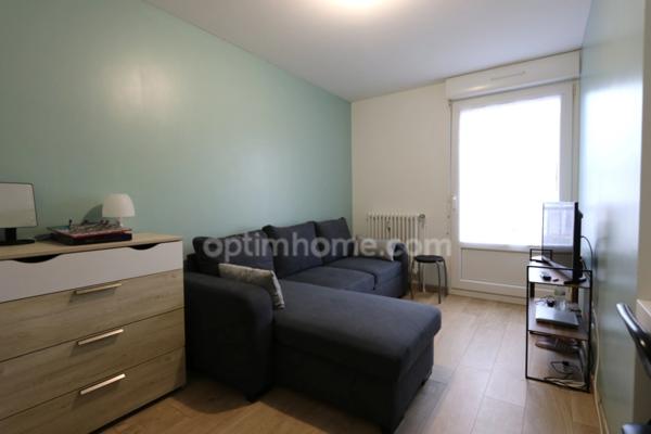 THIONVILLE - APPARTEMENT 5 PIÈCES AVEC 3 CHAMBRES ! BALCON ET PARKING ! EXCELLENTES PRESTATIONS !