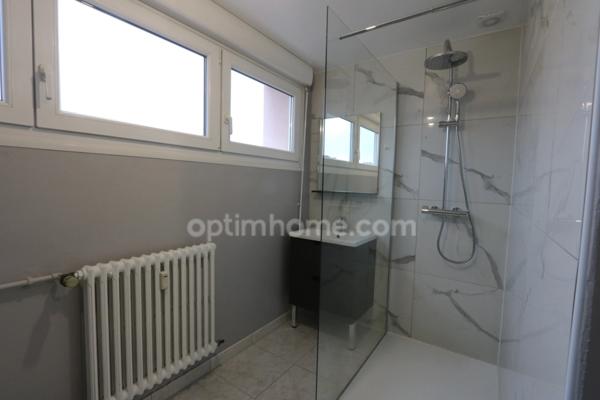 THIONVILLE - APPARTEMENT 5 PIÈCES AVEC 3 CHAMBRES ! BALCON ET PARKING ! EXCELLENTES PRESTATIONS !