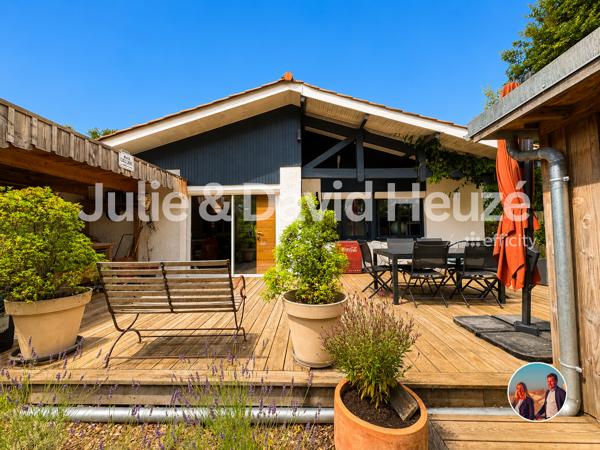 Maison
         5 pièces
        - 105 m² 586 000 € *