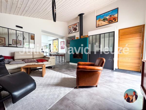 Maison
         5 pièces
        - 105 m² 586 000 € *