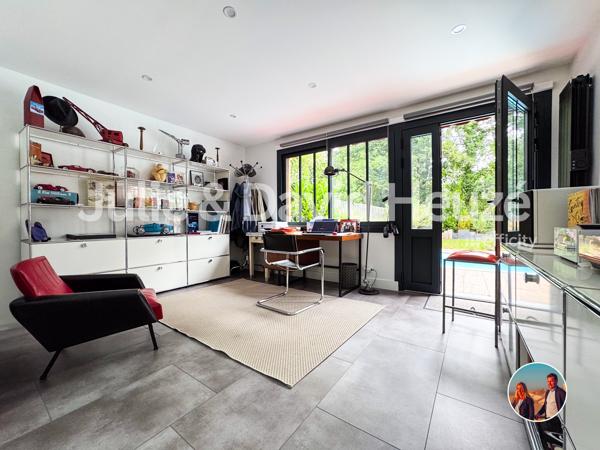 Maison
         5 pièces
        - 105 m² 586 000 € *