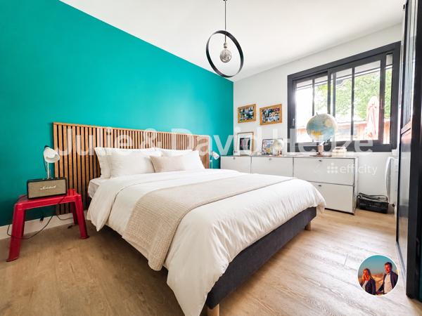 Maison
         5 pièces
        - 105 m² 586 000 € *