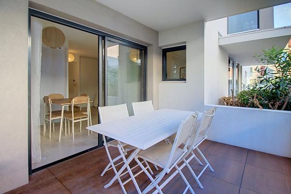A LOUER EN EXCLUSIVITE - PORT FREJUS LOCATION APPARTEMENT STUDIO MEUBLE de 33m2 environ