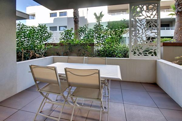A LOUER EN EXCLUSIVITE - PORT FREJUS LOCATION APPARTEMENT STUDIO MEUBLE de 33m2 environ