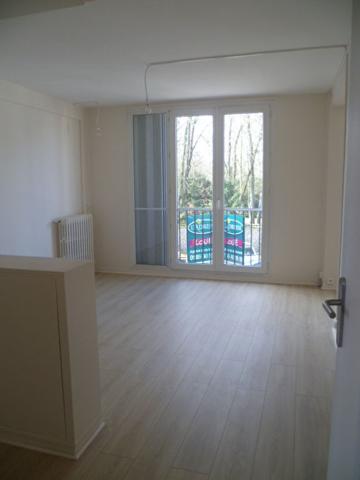 Appartement Crosne 4 pièce(s) poss 3 chambres 63 m2